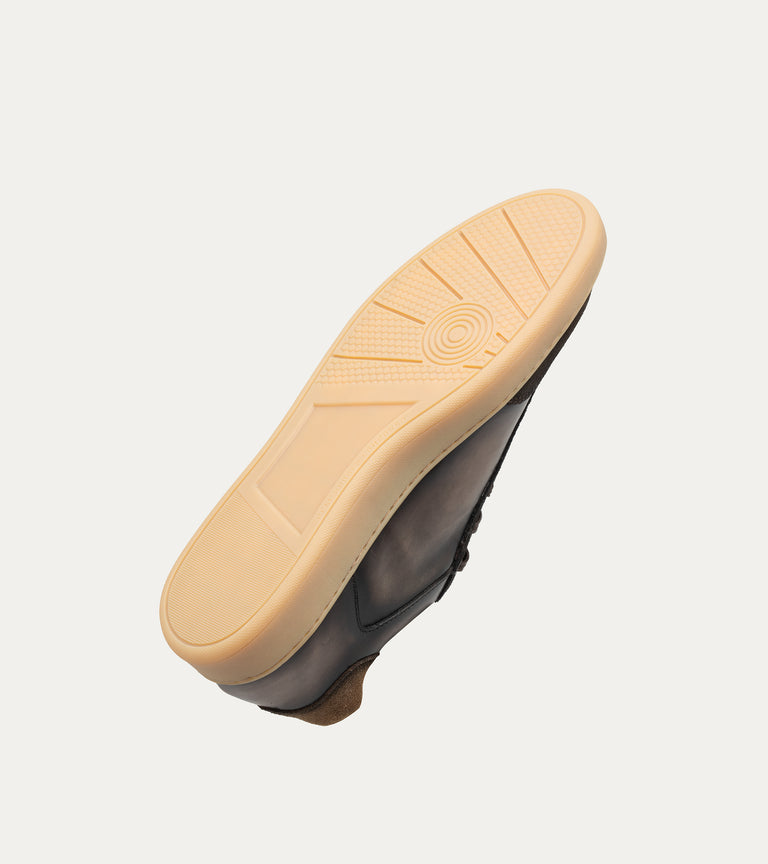 Beige bottom of sole of Men's dark brown Italian leather and suede lace-up sneaker