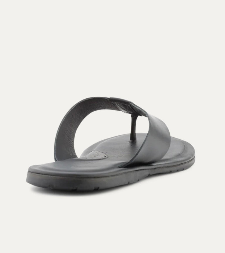 Oceanio Thong Sandals In Black Leather - Ace Marks
