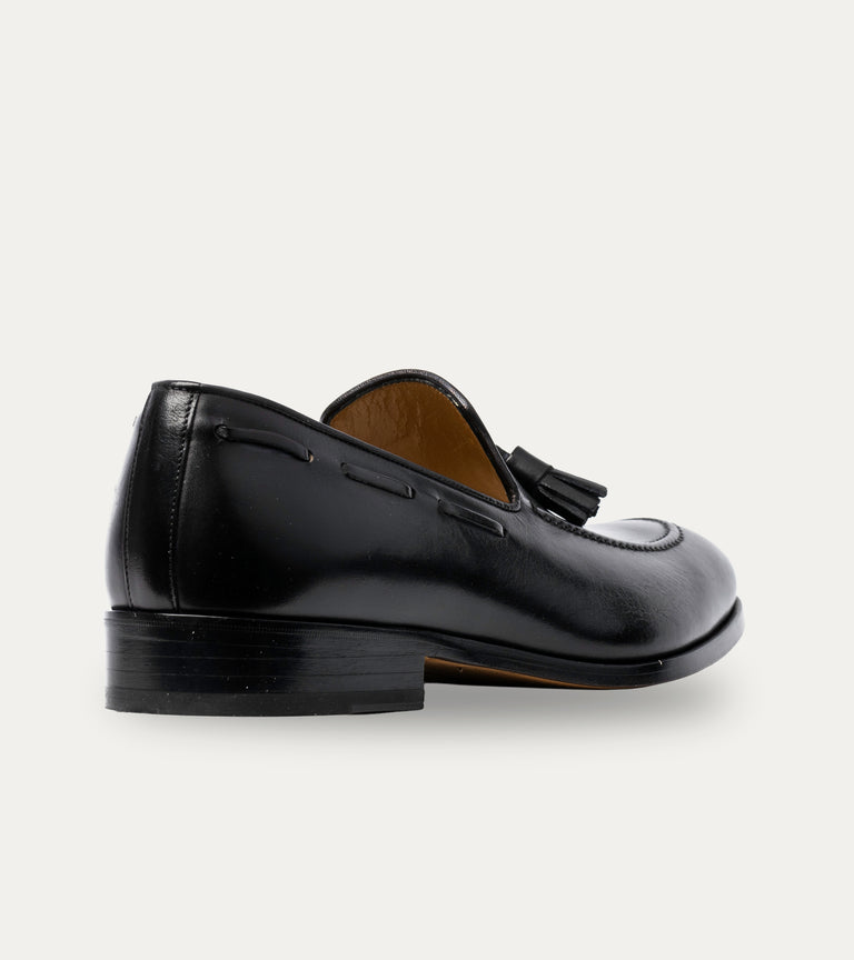 Men's black Italian leather loafer dress shoes with tassel