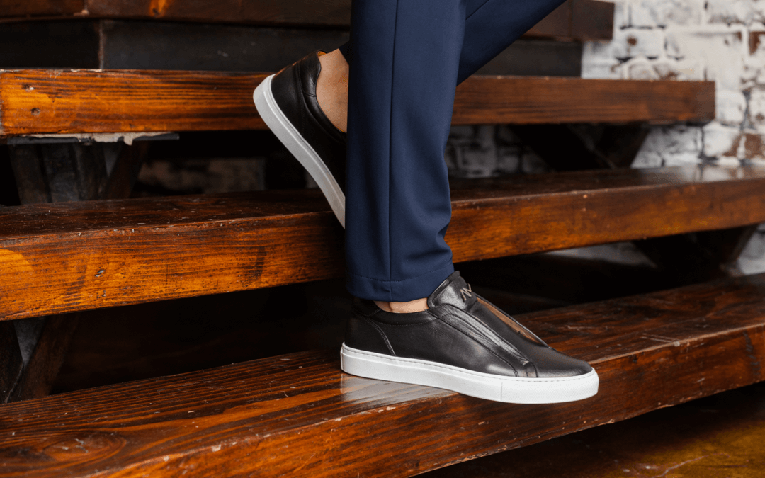 Slip on black top sneakers